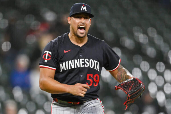 Filadelfia envió a los prospectos Mick Abel y el panameño Eduardo Tait, ambos miembros del Top 100 de MLB Pipeline, a Minnesota por el cerrador dominicano Jhoan Durán, 