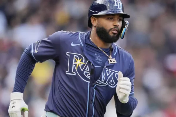 Caminero, está en su tercera estación en las Mayores ha mejorado bastante su poder en el plato en comparación con sus dos primeros años en MLB, sigue impresionando a muchos con sus grandes batazos.