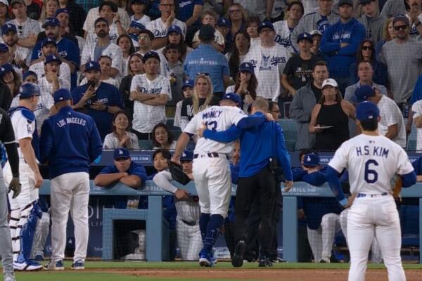 Los Dodgers parecen haber evitado lo peor en cuanto a la lesión de rodilla izquierda de Max Muncy, pero de cualquier forma estarán sin su tercera base regular por un tiempo.