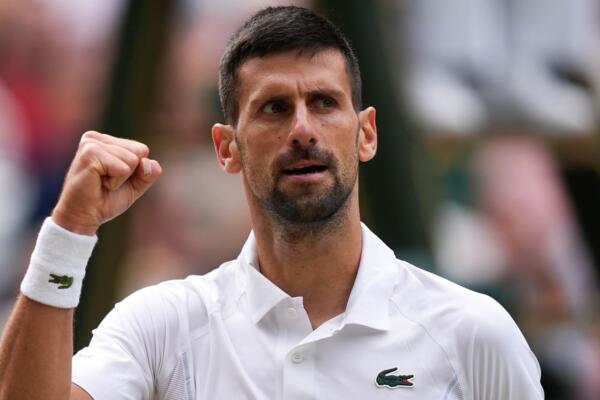 El serbio Novak Djokovic, siete veces campeón de Wimbledon, y el italiano Jannik Sinner, número uno mundial y que busca su primer título en Londres, pasaron este miércoles a semifinales del torneo inglés, donde se verán las caras el viernes.