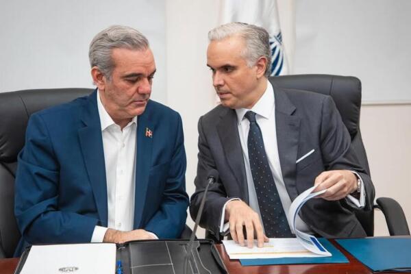 Abinader sostuvo este martes un encuentro con las autoridades del Ministerio de Educación para ultimar detalles del próximo año escolar.