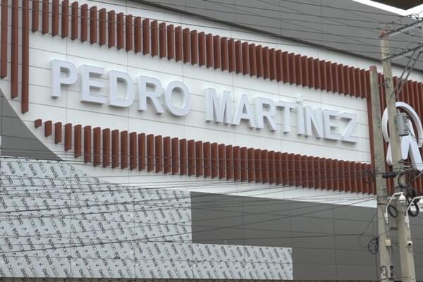 Ciudadanos consultados por este medio respaldaron que la primera estación del metro lleve el nombre del exbeisbolista Pedro Martínez. Foto: CDN Digital