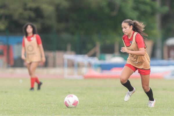 Los entrenamientos se están llevando a cabo en diversos escenarios: Estadio de Fútbol Parque del Este, Estadio Panamericano (San Cristóbal) y Cancha Alterna del Estadio Félix Sánchez.