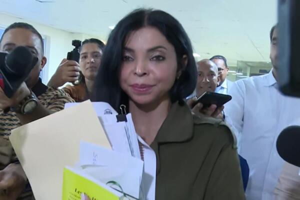 La procuradora General de la República, Yeni Berenice Reynoso, se reúne en Congreso Nacional con diputados que estudian Código Penal.
