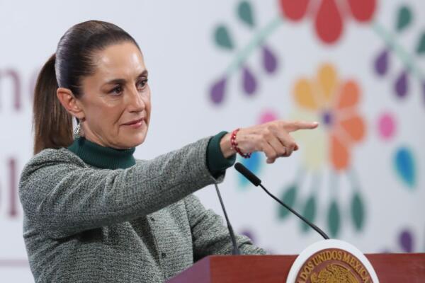 Sheinbaum critica medidas migratorias del plan fiscal de Estados Unidos.