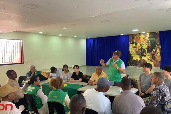 Reunión en Hato Mayor de los miembros de la comisión de Corea del Sur. Foto: Fuente externa