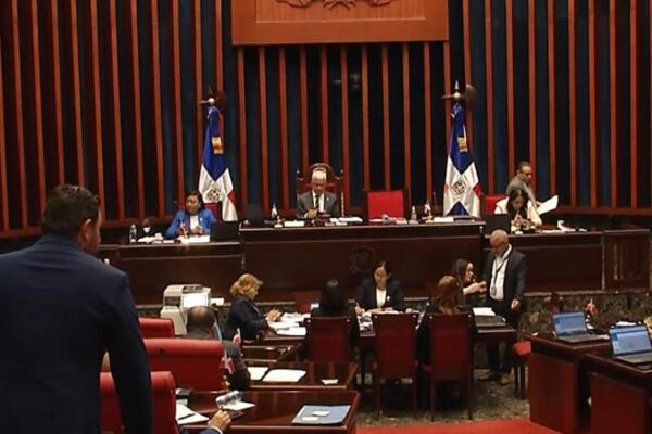 Legisladores trabajan contra reloj en busca de aprobar proyectos prioritarios.