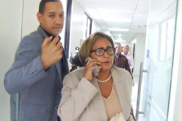 Llorando, diputada abandona reunión Código Penal por propuesta de reducir penas a agresores sexuales