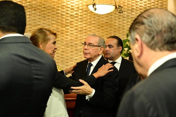 Danilo Medina, presidente del PLD, expresó su solidaridad con Juan Ariel Jiménez por el fallecimiento de su madre.