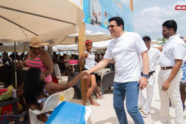 David Collado se compromete a fortalecer el turismo en Boca Chica