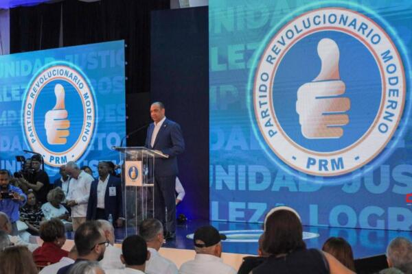 El secretario nacional de Organización del partido de gobierno disertó en el hotel Golden House ante destacadas autoridades. Foto: Fuente externa 