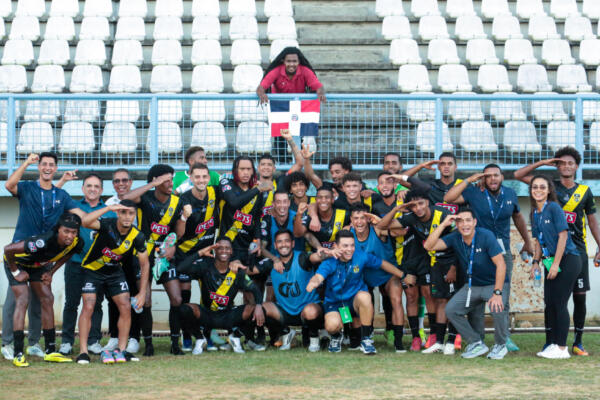 Trinidad y Tobago. – Con entrega, coraje y un fútbol vibrante, el Moca Fútbol Club de República Dominicana selló su pase a las semifinales de la CFU Club Shield 2025, tras imponerse 1-0 al Guyana Defence Force FC