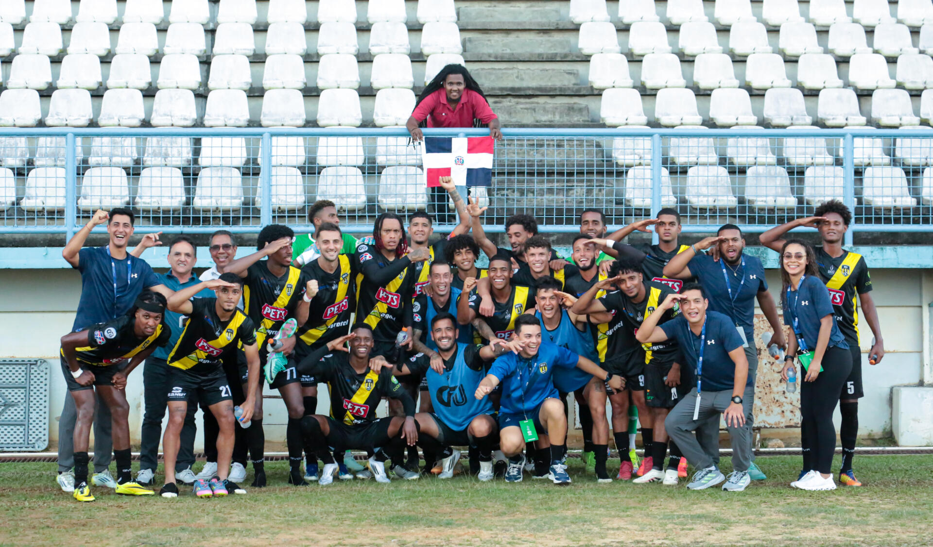 Trinidad y Tobago. – Con entrega, coraje y un fútbol vibrante, el Moca Fútbol Club de República Dominicana selló su pase a las semifinales de la CFU Club Shield 2025, tras imponerse 1-0 al Guyana Defence Force FC