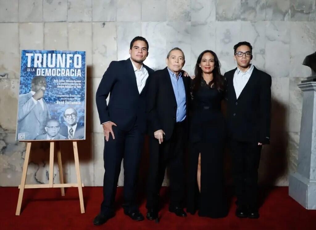 Documental de René Fortunato, El Triunfo de la Democracia, se estrena en premier en el Teatro Nacional