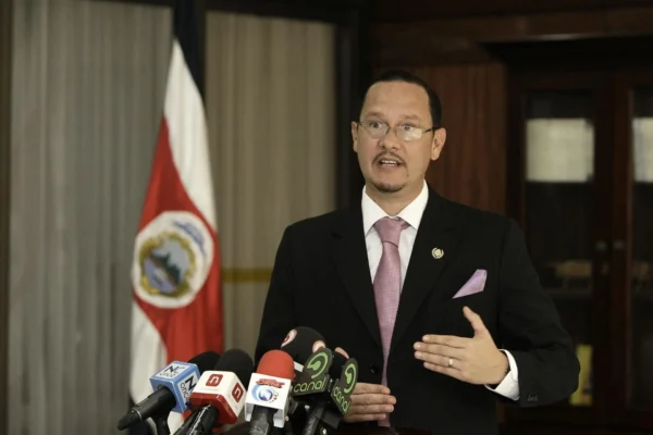 Exministro y exjuez costarricense, acusado de narcotráfico en EEUU