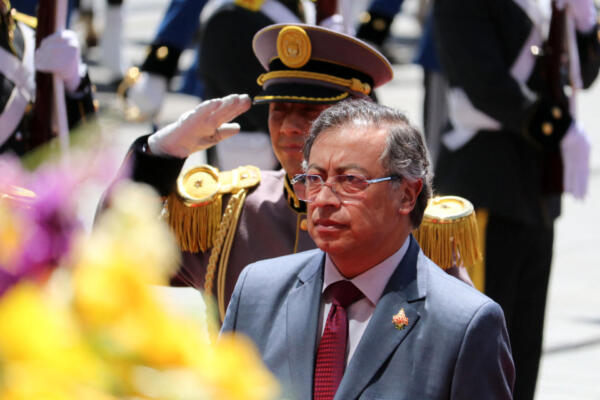 El presidente de Colombia, Gustavo Petro, llega a la Asamblea Nacional de Quito para la toma de posesión del presidente reelegido de Ecuador, Daniel Noboa, el 24 de mayo de 2025. AFP