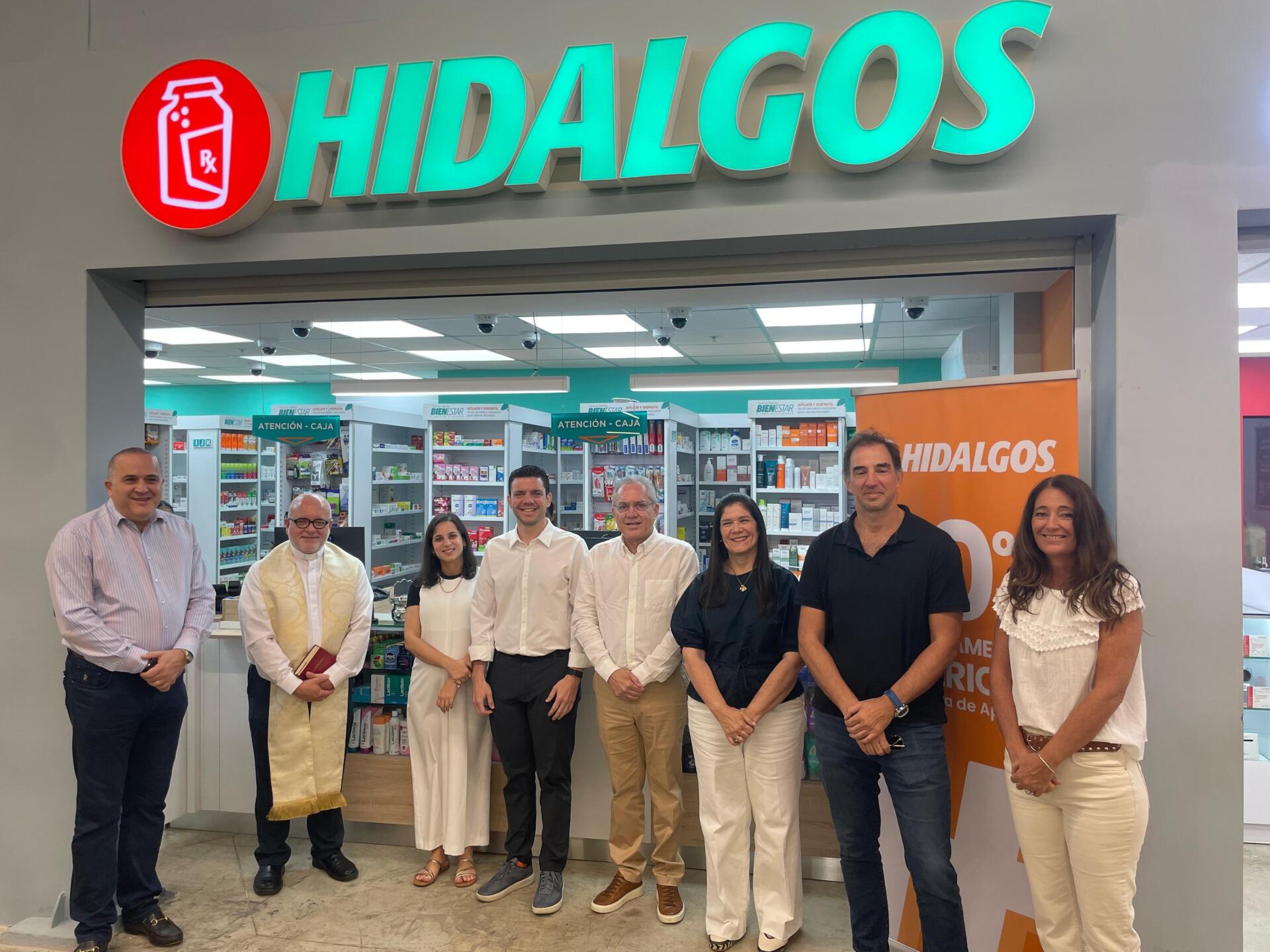 Inauguran Farmacia Los Hidalgos en La Sirena Nagua