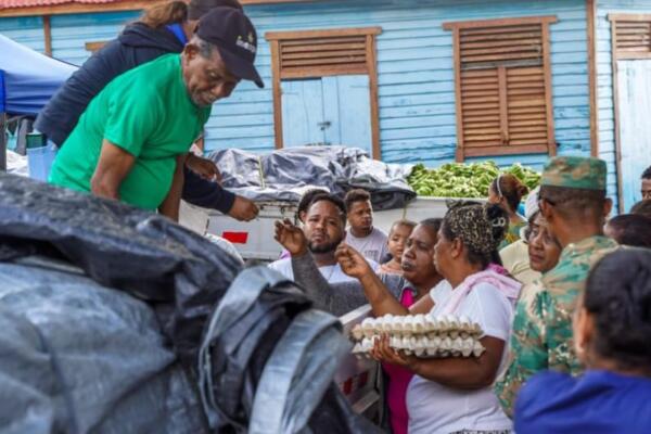Inespre realiza con éxito la Ruta Caravana con Guineos a Peso en Barahona y Pedernales.