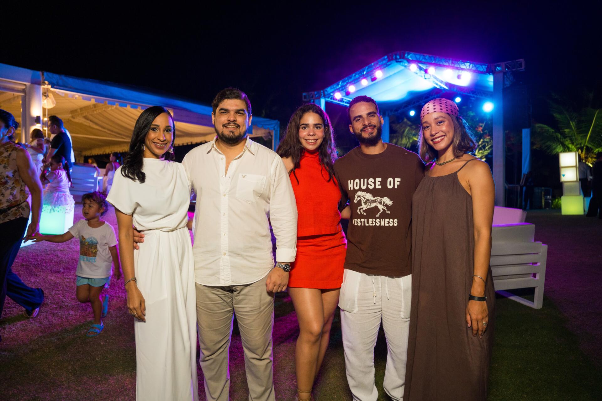 Playa Nueva Romana volvió a convertirse en el escenario perfecto para disfrutar de una noche única de golf bajo las estrellas,