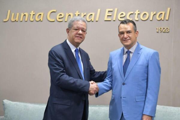 Leonel Fernández asistirá a graduación de diplomado especializado de la JCE este sábado.