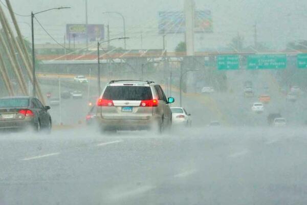 LLuvias en una Calle de RD 