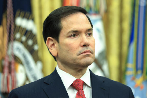 Un impostor utilizó la inteligencia artificial para imitar la voz y el estilo de escritura del secretario de Estados Unidos, Marco Rubio