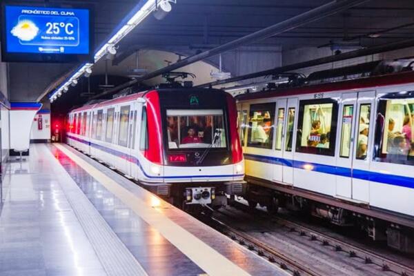 Metro de Santo Domingo funcionará con normalidad en las demás estaciones.  Foto: CDN