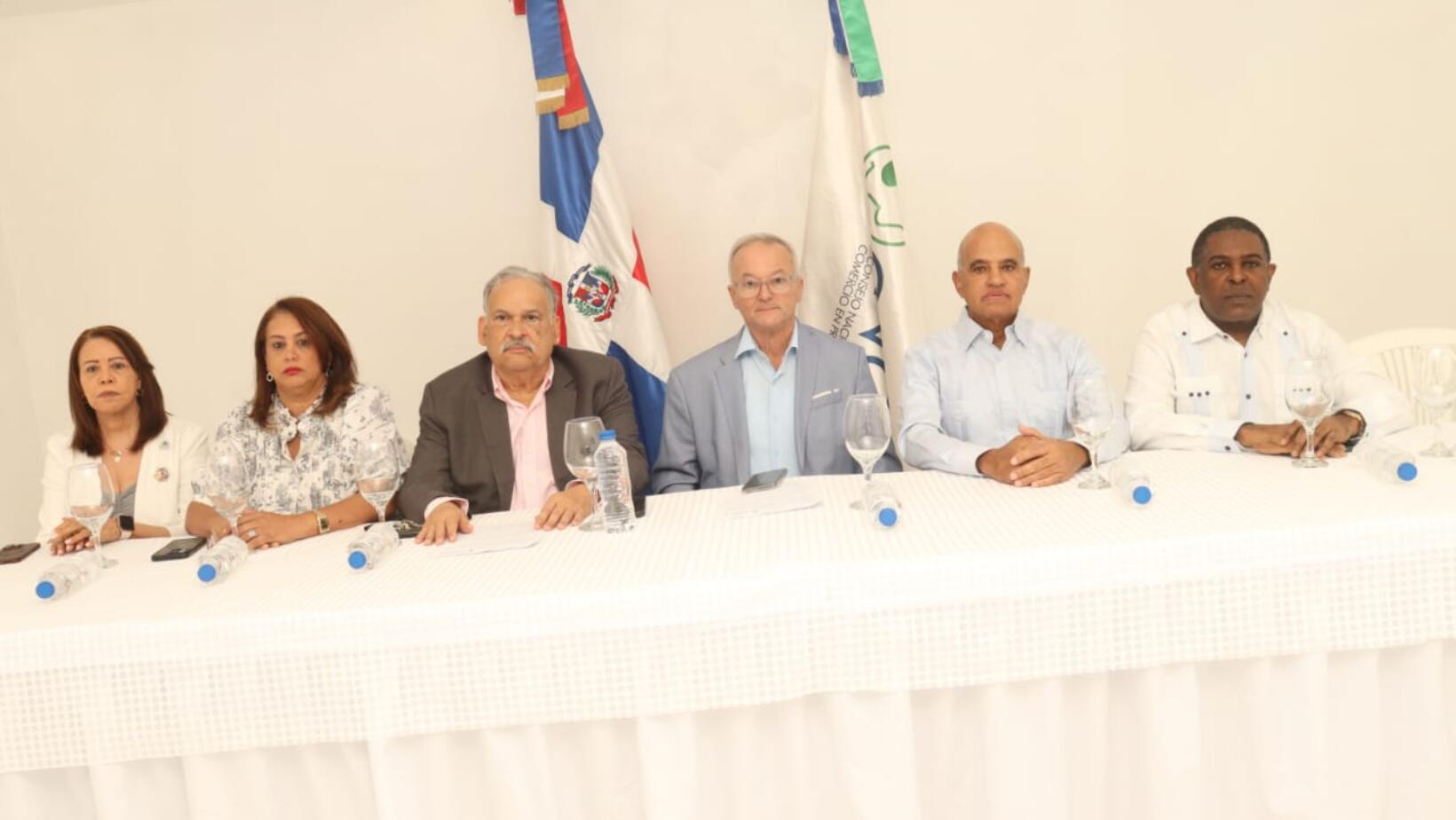 Miembros del Consejo Nacional del Comercio en Provisiones (CNCP)