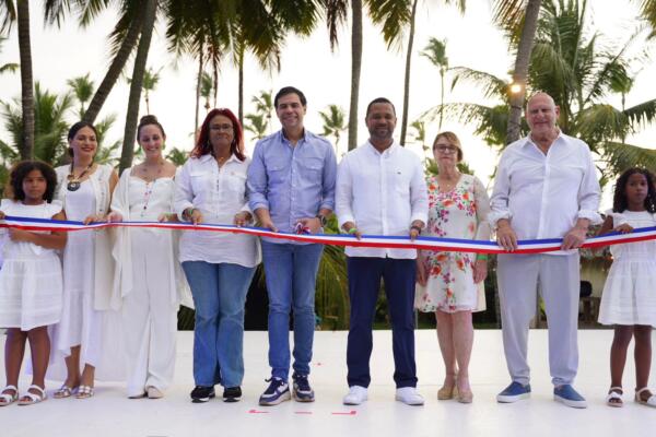 Ministro Roberto Ángel Salcedo deja en funcionamiento Escuela de Bellas Artes en Las Terrenas