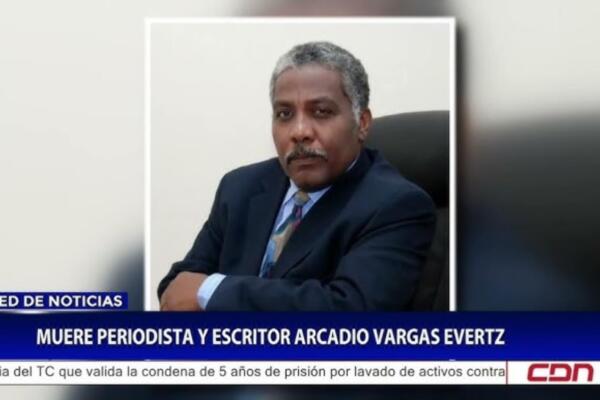 Arcadio Vargas Evertz, periodista, gremialista y escritor, oriundo de Santiago. 	