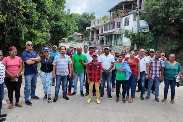 En Villa Los Almácigos piden construcción de puente y otras obras esenciales. 