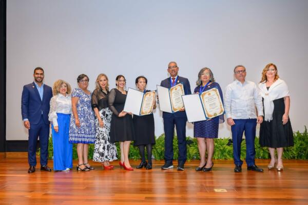 El acto lleva el nombre del doctor Teófilo Gautier, figura emblemática de la pediatría dominicana. Foto: Fuente externa 