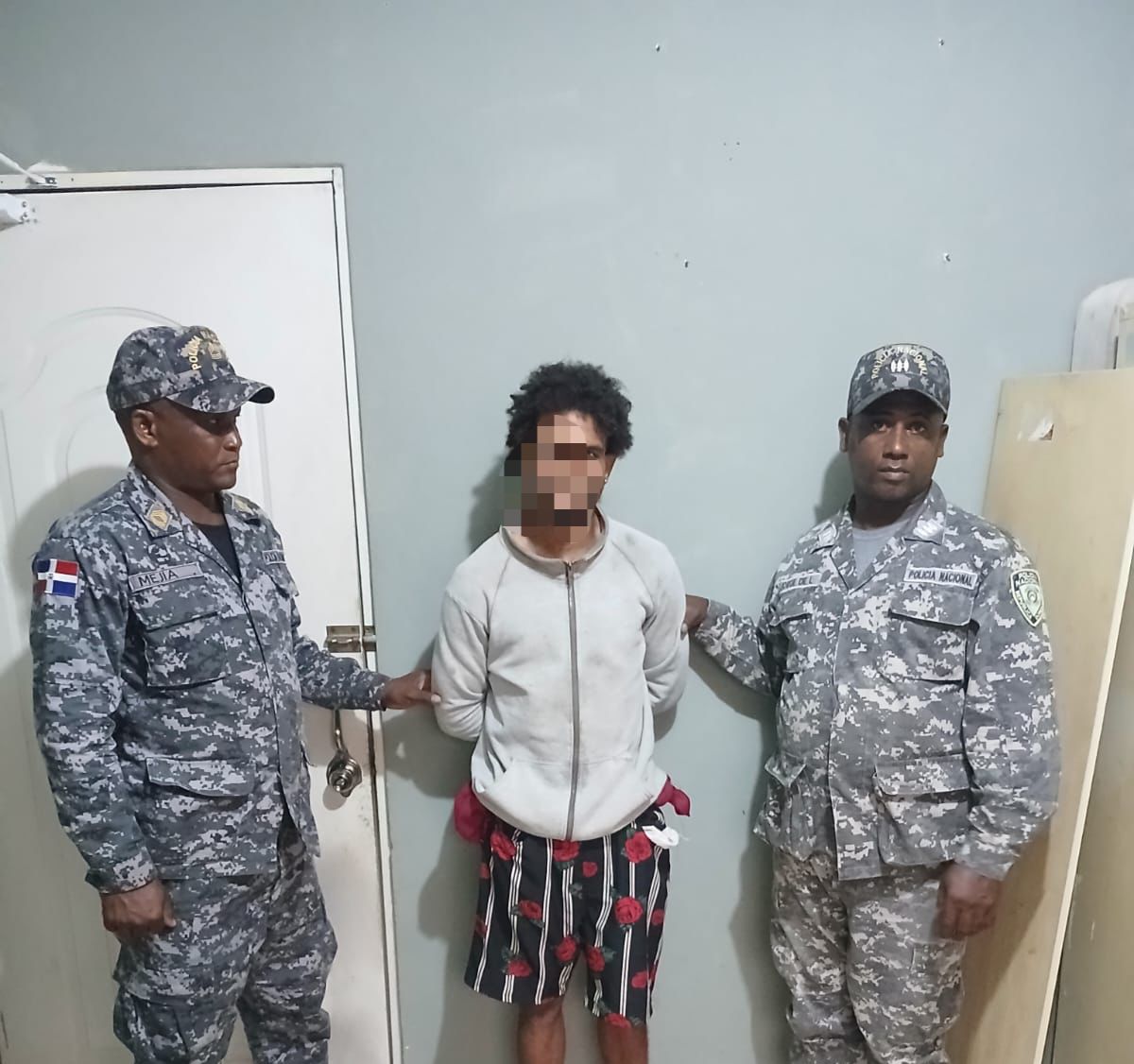 Policía realiza operativos preventivos en Monte Plata y ocupa armas de fuego