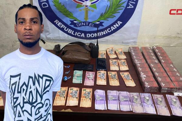 Néstor López de los Santos, presunto vendedor de drogas en Villa Altagracia. 
