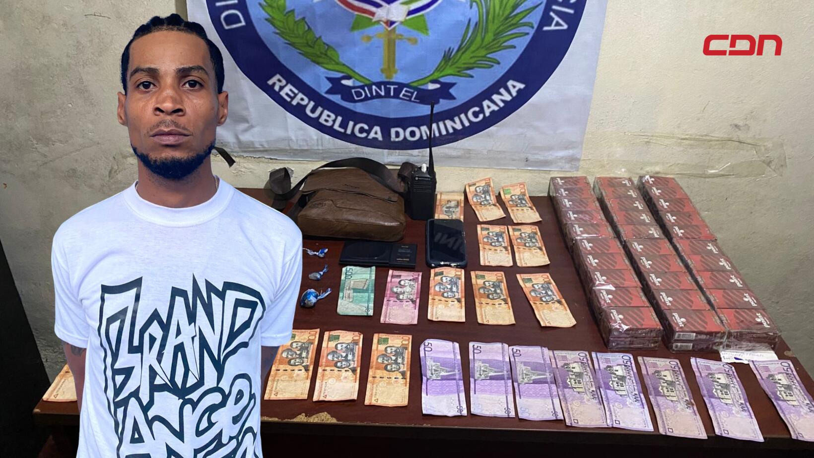 Presunto vendedor de drogas en Villa Altagracia