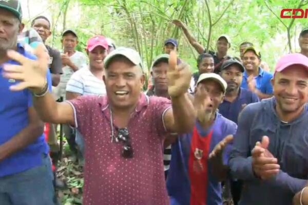 Los agricultores de la zona enfrentaron grandes dificultades para sacar sus cosechas debido al mal estado de los caminos.