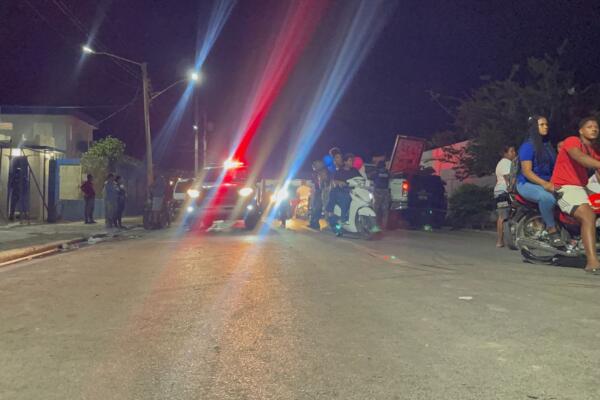 Protesta en Pedernales por constantes apagones. 