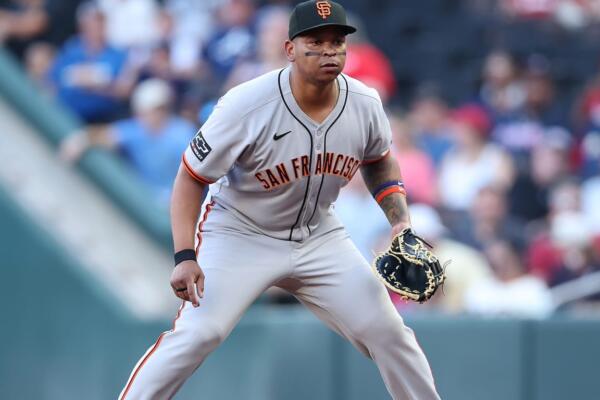 Rafael Devers debuta jugando en primera