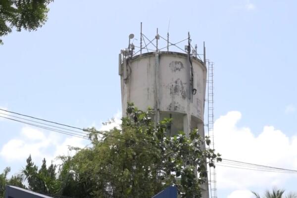 Los habitantes del sector Salomé Ureña, en Sabana Perdida denuncian que la falta de suministro de agua potable se extiende por varios meses.