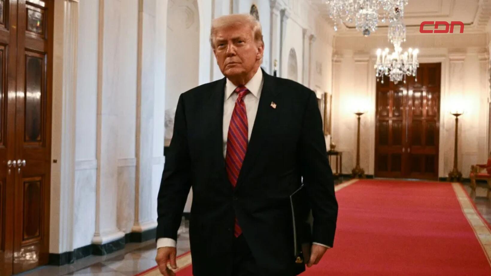 Trump demanda al Wall Street Journal por vincularlo con carta a Epstein