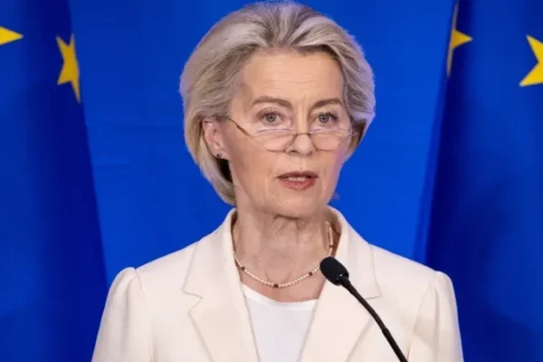 Von der Leyen durante un discurso 
