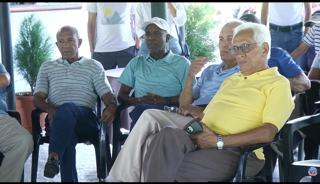 El veterano dirigente deportivo y entrenador José Pérez (Pochó), presidente de la Academia que lleva su nombre, destacó que en la segunda versión del certamen que honra la memoria de Sergio Abreu compiten siete equipos en dos categorías, en la U16 y U18.