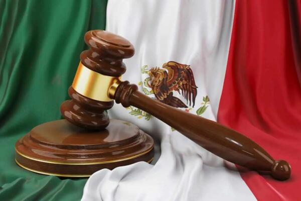 Un tribunal mexicano sentenció este martes a 141 años de cárcel a diez pistoleros del narcotráfico capturados en una finca