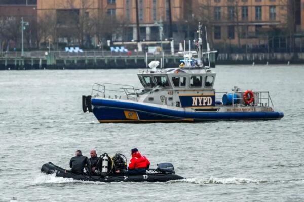 Este nuevo hallazgo coincide con los esfuerzos continuos del Departamento de Policía de Nueva York (NYPD) y el personal marino del FDNY para localizar a una mujer que desapareció en el Hudson River el pasado martes.