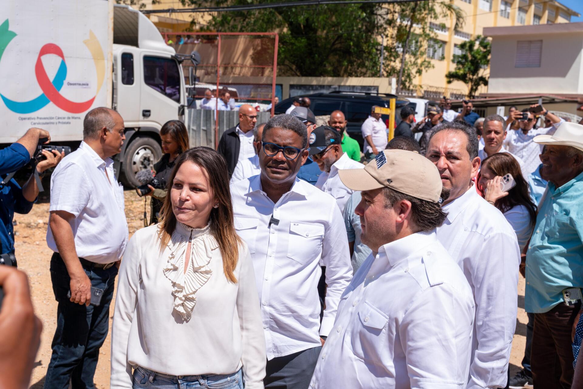 Gobierno lleva jornada “Primero Tú” a Sosúa, en apoyo a sectores vulnerables