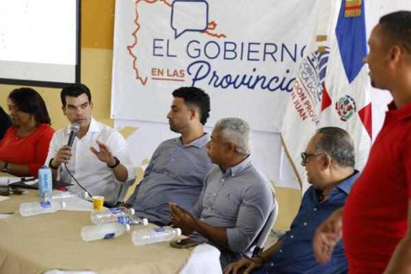Wellington Arnaud supervisa obras de agua potable y saneamiento en San Juan