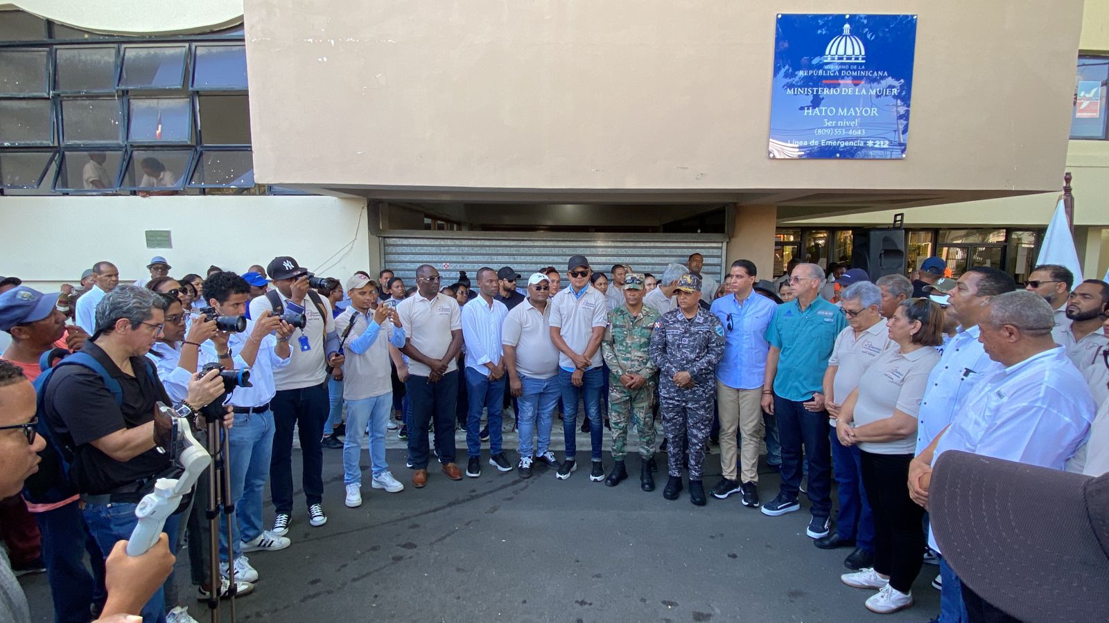 Inicia gran operativo de mantenimiento de caminos vecinales y eliminación de vertederos en Hato Mayor