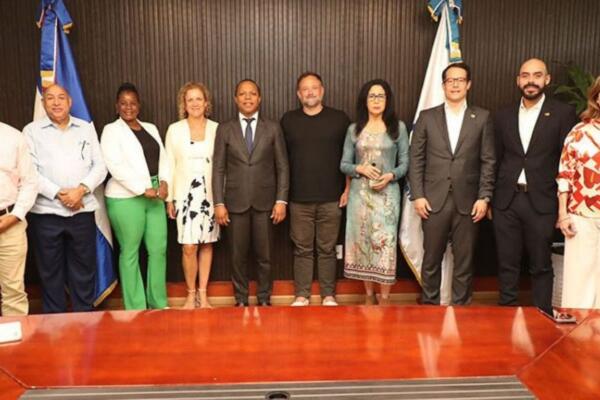 El Intrant y Nippy firmaron un convenio de cooperación que busca digitalizar la formación obligatoria de los motoconchistas.