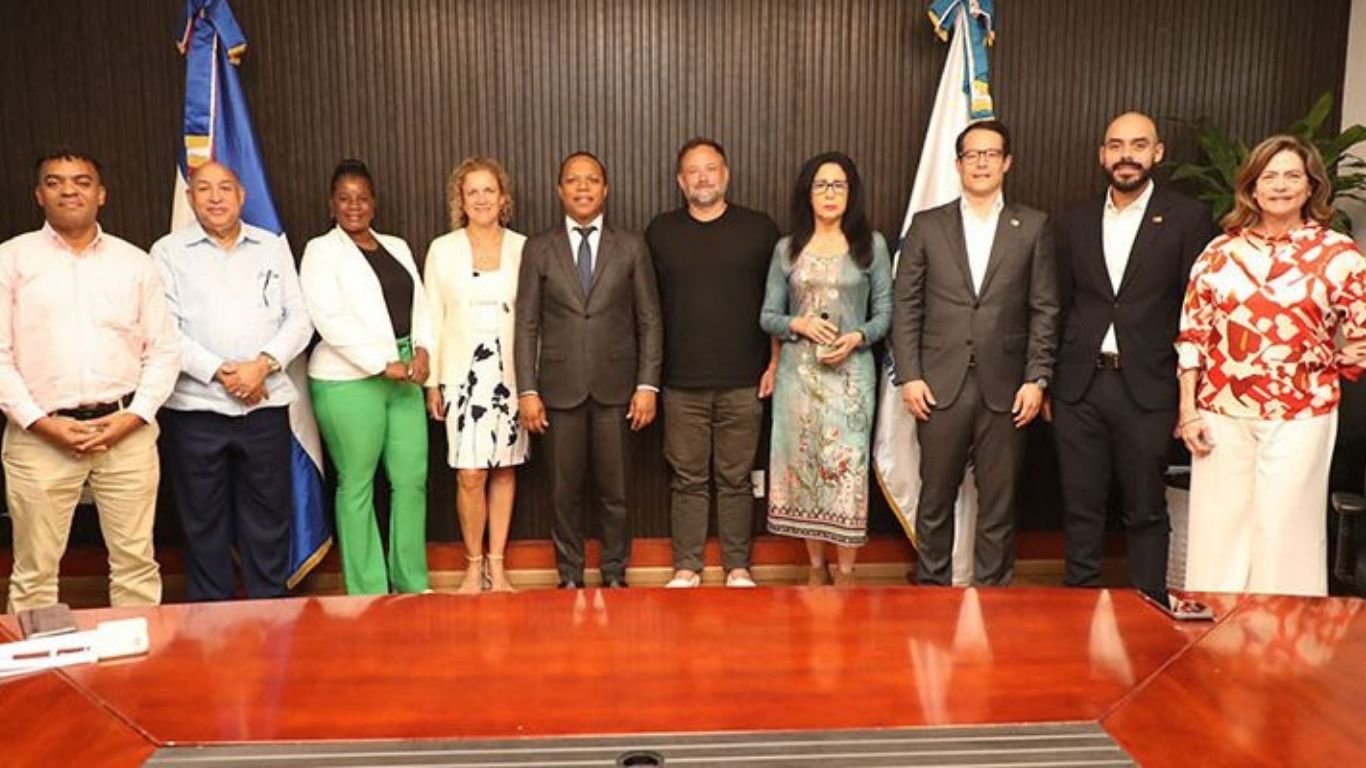 El Intrant y Nippy firmaron un convenio de cooperación que busca digitalizar la formación obligatoria de los motoconchistas.