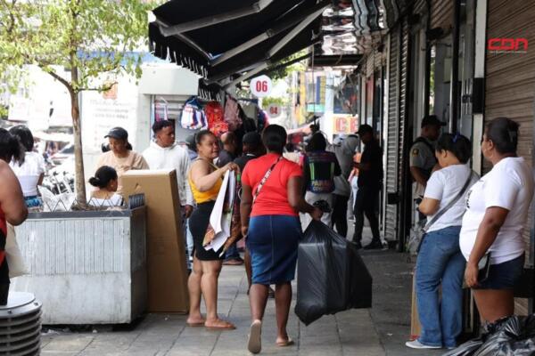 Representantes de esos comercios aseguran estar en regla para mantener sus operaciones. Foto: Fuente externa 